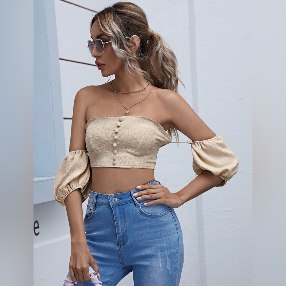 Button Detail Cropped Top - Picture 5 of 7